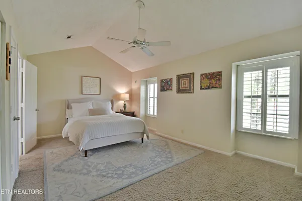 $380,000 | 803 Farragut Commons Drive, Knoxville, TN 37934