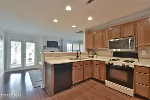 $380,000 | 803 Farragut Commons Drive, Knoxville, TN 37934