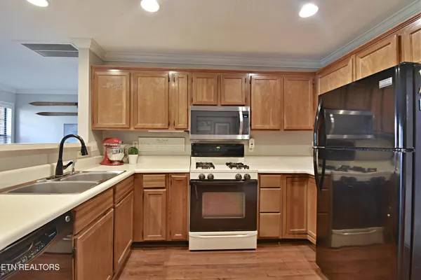 $380,000 | 803 Farragut Commons Drive, Knoxville, TN 37934
