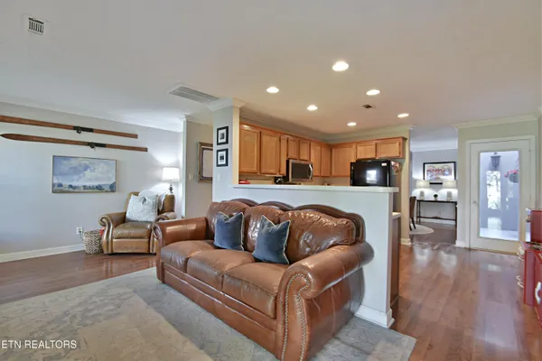 $380,000 | 803 Farragut Commons Drive, Knoxville, TN 37934