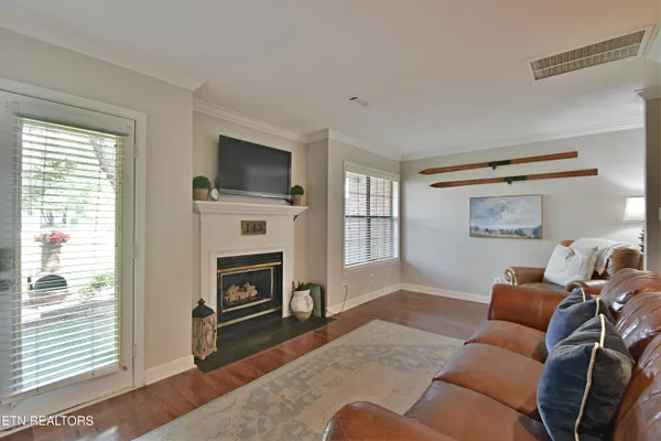 $380,000 | 803 Farragut Commons Drive, Knoxville, TN 37934