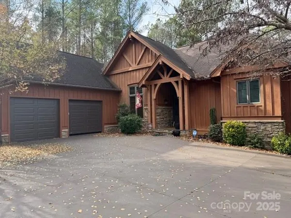 $949,000 | 621 Crystal Bay Drive, Denton, NC 27239