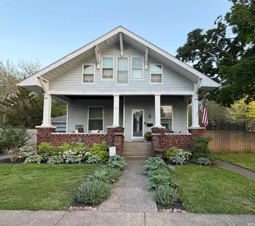 $215,000 | 402 East Water Street, Mount Vernon, IN 47620