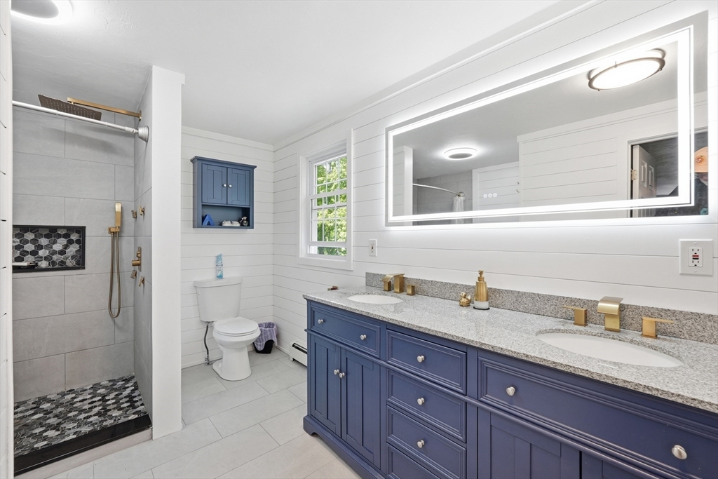 7 Hartwell Road Oxford, MA 01537 - Photo 19 of 42
