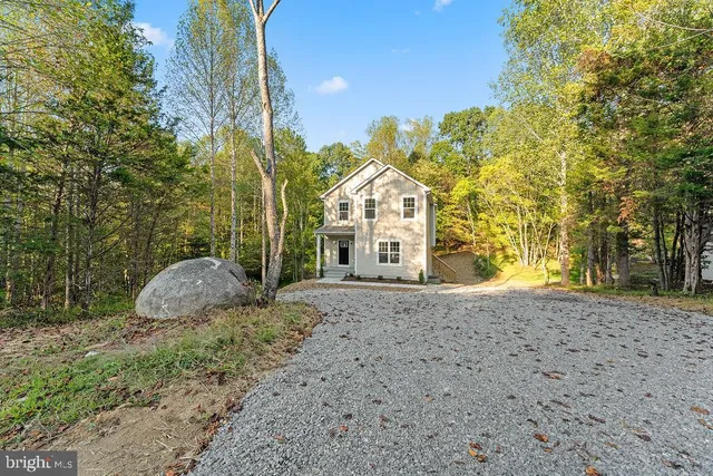 $489,700 | 546 Paddock Lane, Louisa, VA 23093