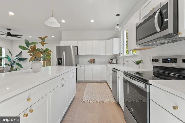 $489,700 | 546 Paddock Lane, Louisa, VA 23093