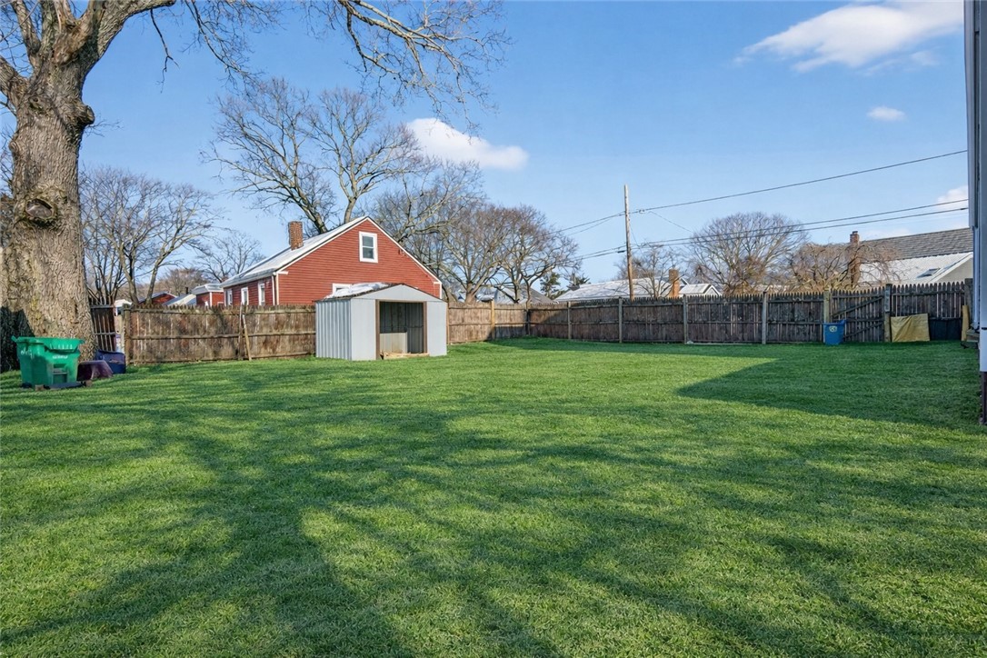 211 Pinnery Avenue Warwick, RI 02886 - Photo 12 of 42