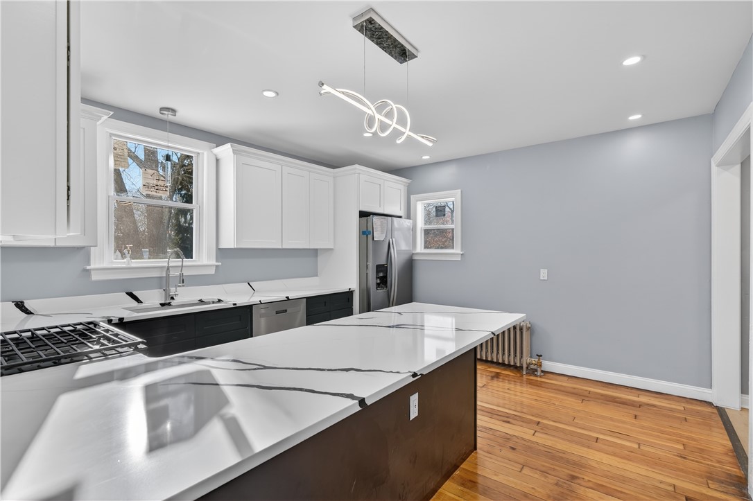 211 Pinnery Avenue Warwick, RI 02886 - Photo 13 of 42