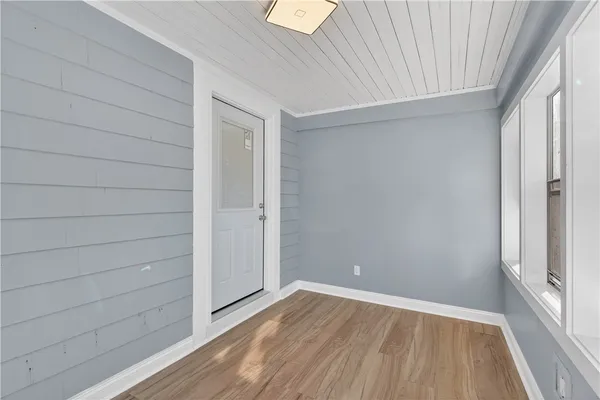 $479,900 | 211 Pinnery Avenue, Warwick, RI 02886