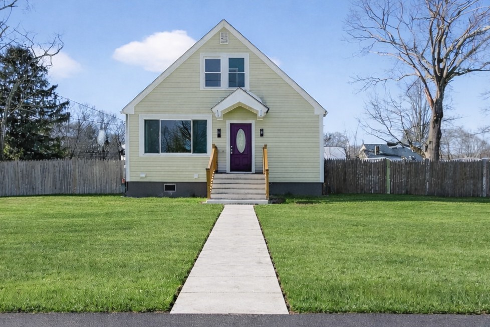 211 Pinnery Avenue Warwick, RI 02886 - Photo 2 of 42