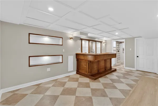 $479,900 | 211 Pinnery Avenue, Warwick, RI 02886