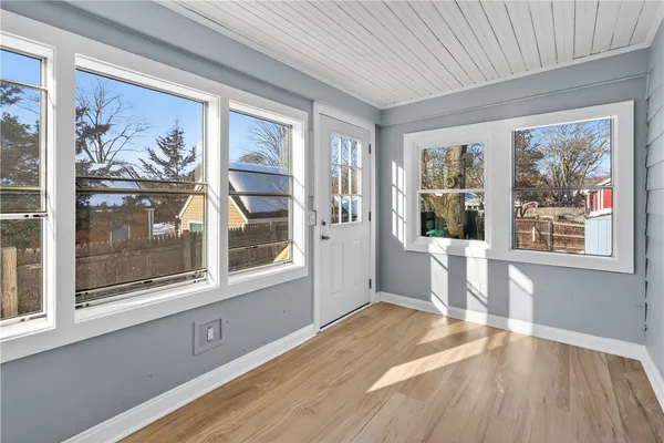 $479,900 | 211 Pinnery Avenue, Warwick, RI 02886