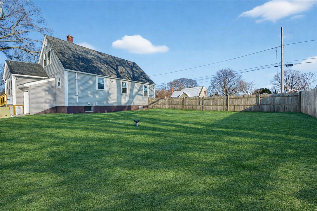 211 Pinnery Avenue Warwick, RI 02886 - Photo 5 of 42