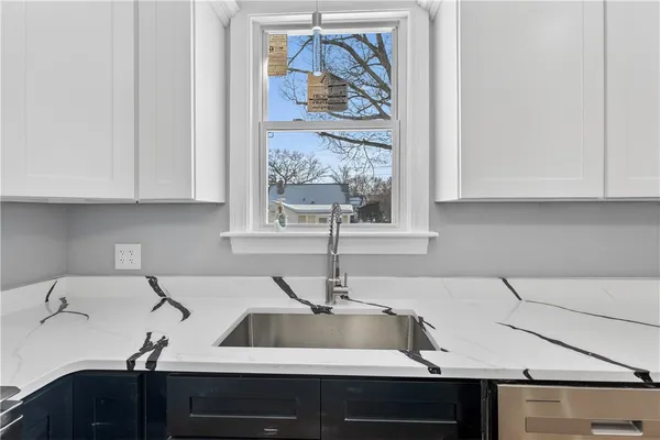 $479,900 | 211 Pinnery Avenue, Warwick, RI 02886