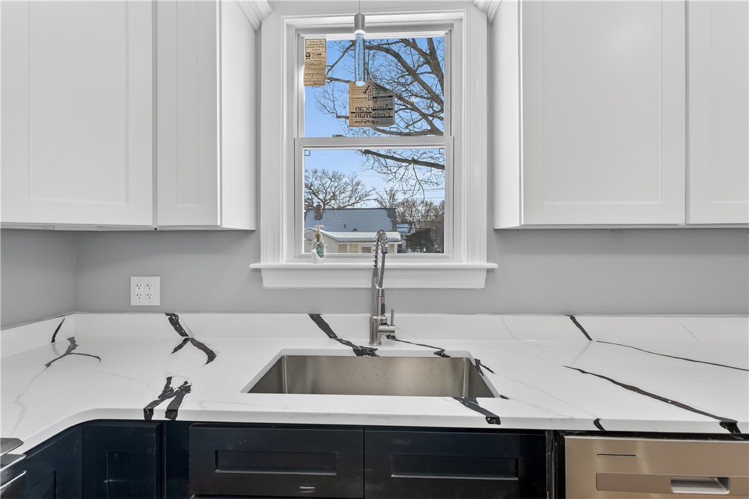 211 Pinnery Avenue Warwick, RI 02886 - Photo 6 of 42