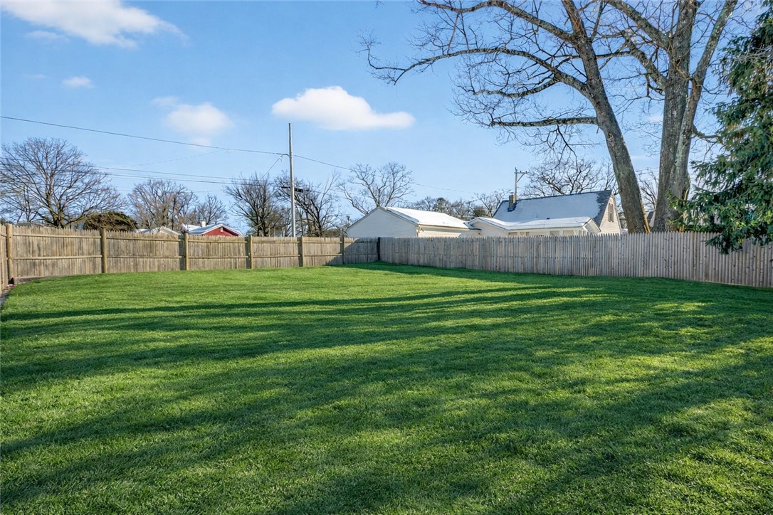 211 Pinnery Avenue Warwick, RI 02886 - Photo 7 of 42