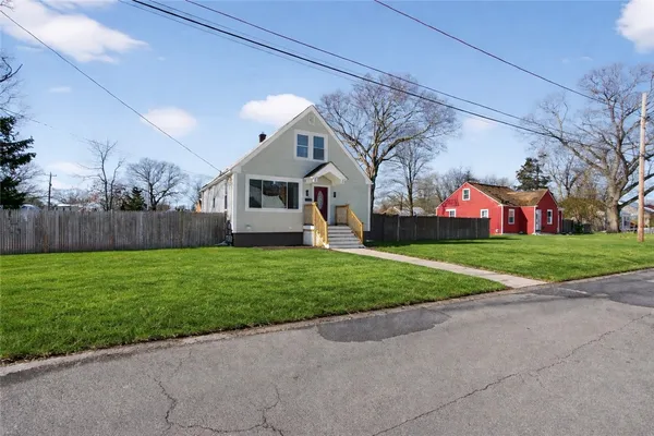 $479,900 | 211 Pinnery Avenue, Warwick, RI 02886