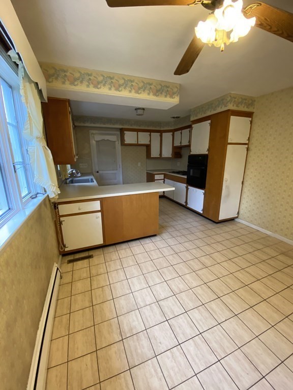 344 Forest Hills Road Springfield, MA 01128 - Photo 11 of 34