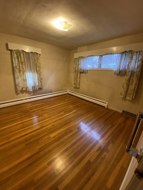 344 Forest Hills Road Springfield, MA 01128 - Photo 17 of 34