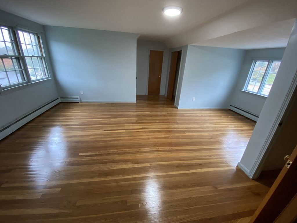 344 Forest Hills Road Springfield, MA 01128 - Photo 20 of 34