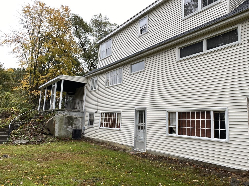 344 Forest Hills Road Springfield, MA 01128 - Photo 3 of 34