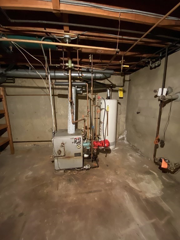 344 Forest Hills Road Springfield, MA 01128 - Photo 33 of 34