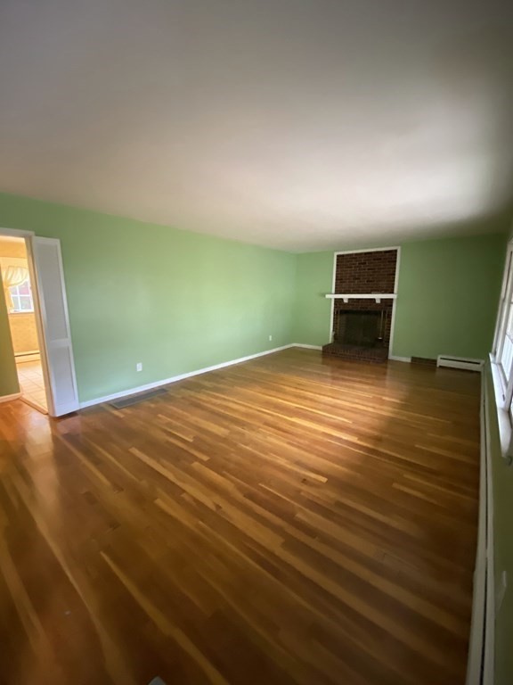 344 Forest Hills Road Springfield, MA 01128 - Photo 7 of 34