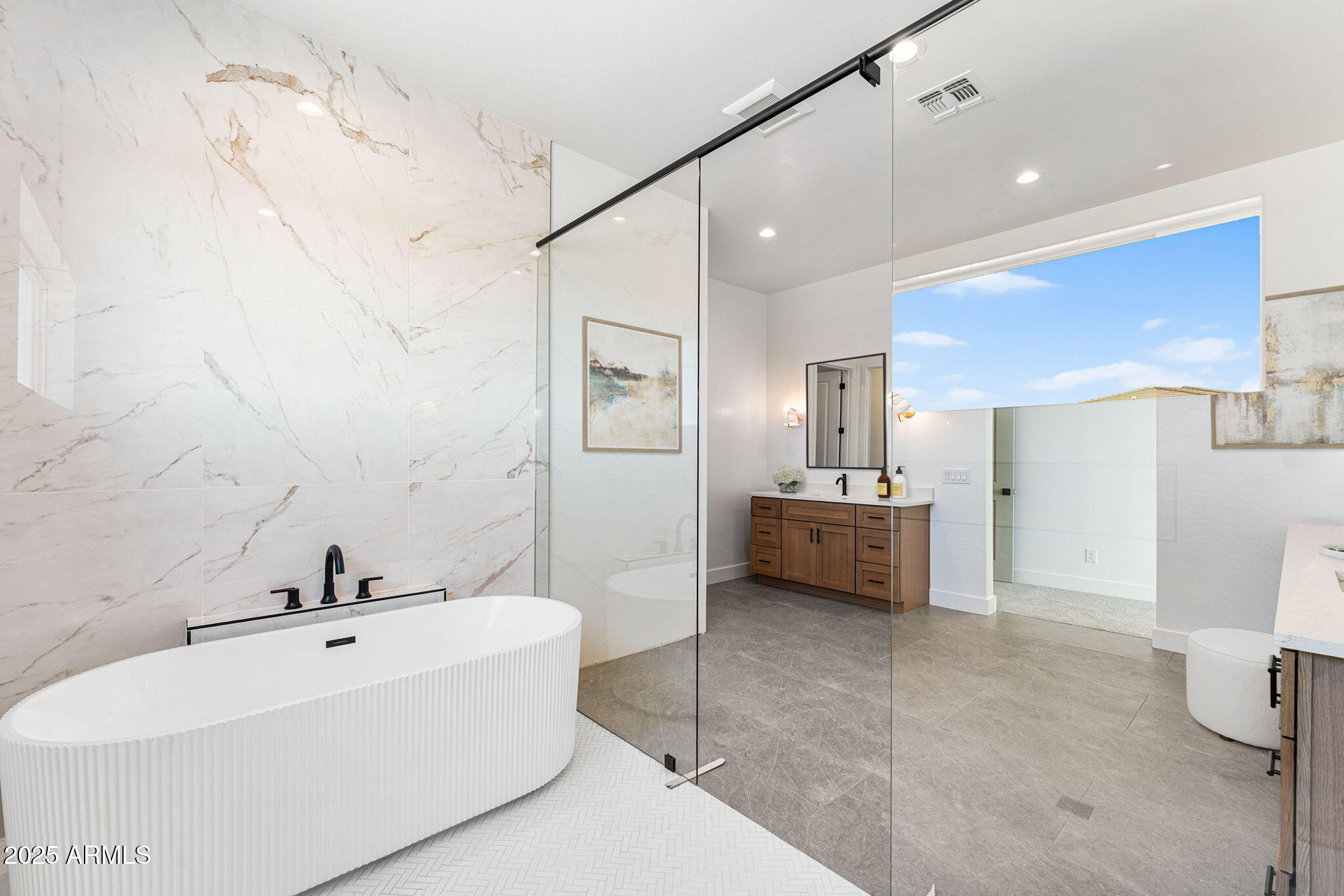 1933 West Long Rifle Road Phoenix, AZ 85086 - Photo 14 of 27 Primary Bathoom