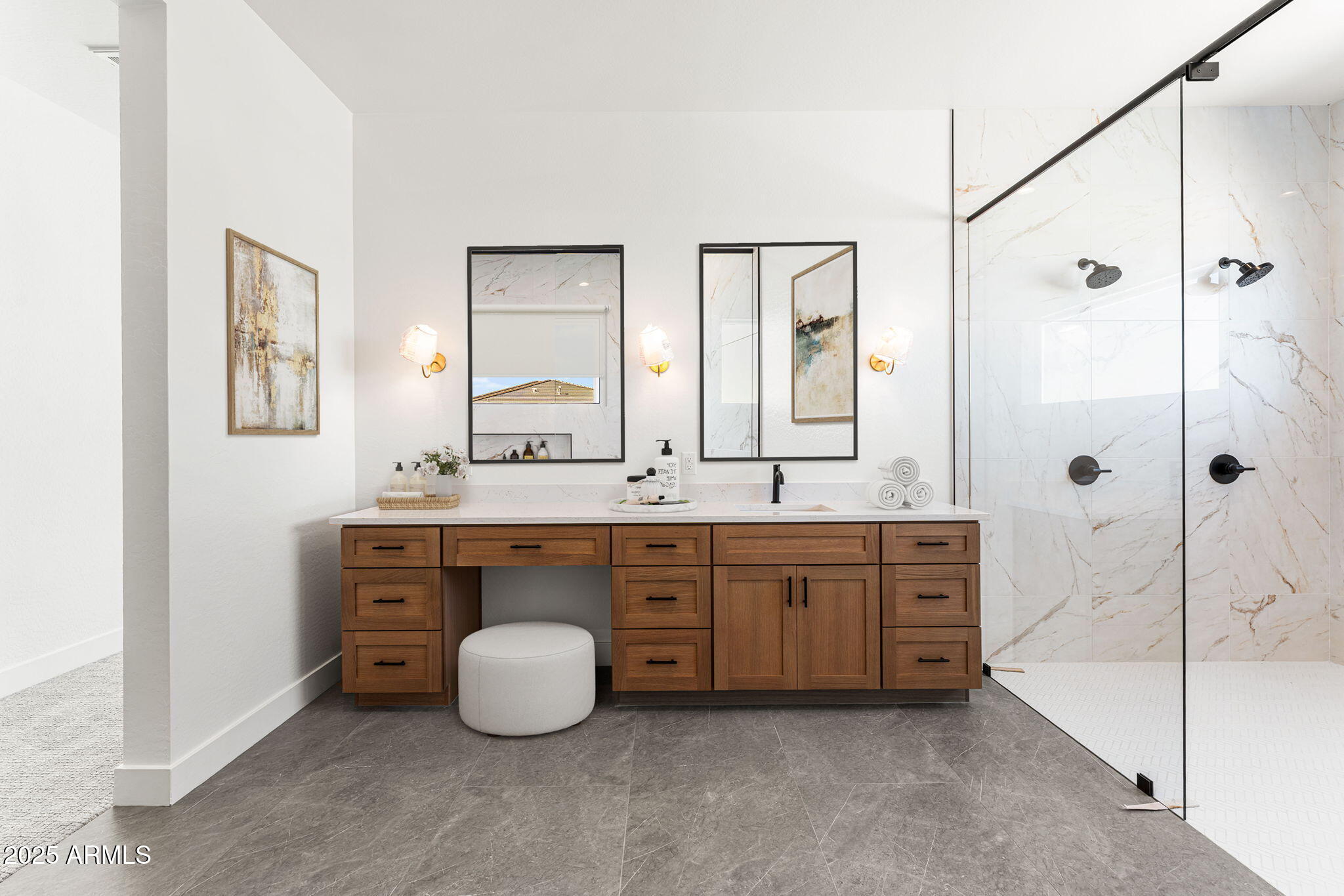 1933 West Long Rifle Road Phoenix, AZ 85086 - Photo 16 of 27 Primary Bathroom