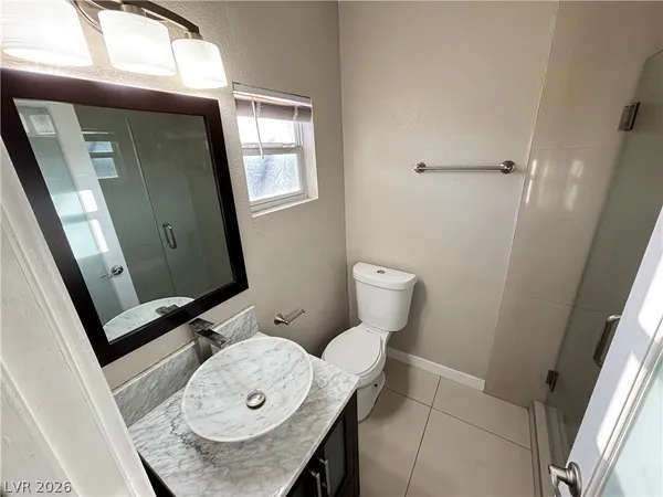$900 | 1401 East Carson Avenue, Unit 6, Las Vegas, NV 89101