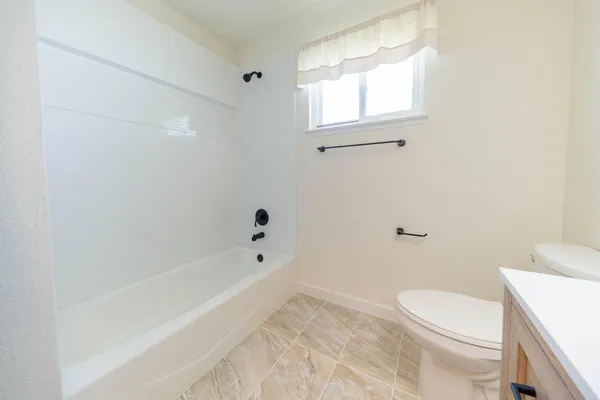 $377,500 | 797 Elderwood Lane, Lemoore, CA 93245