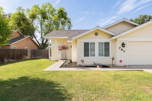 $377,500 | 797 Elderwood Lane, Lemoore, CA 93245