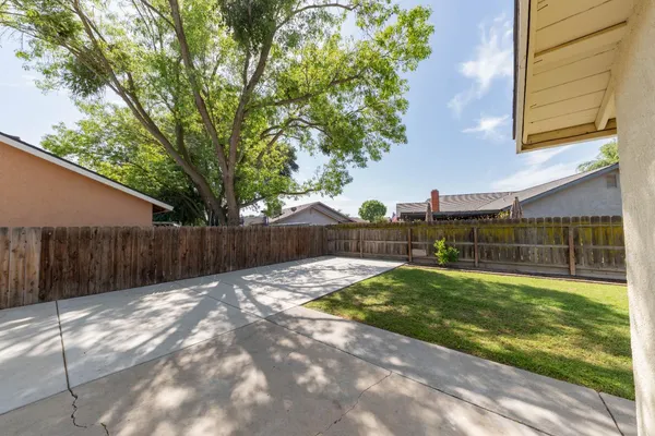 $377,500 | 797 Elderwood Lane, Lemoore, CA 93245