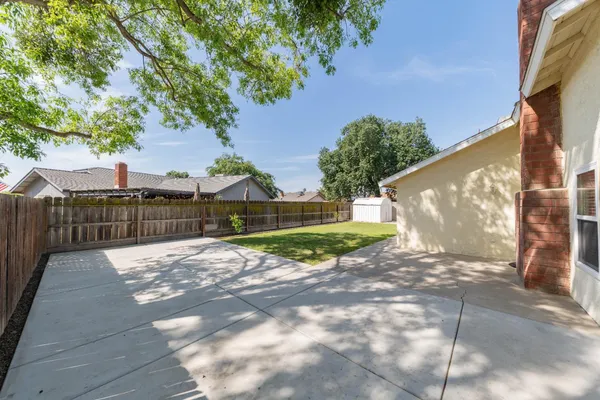 $377,500 | 797 Elderwood Lane, Lemoore, CA 93245