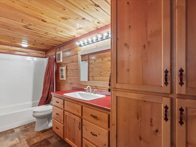 $1,325,000 | 37202 Scenic Highway, Bovey, MN 55709