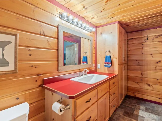 $1,325,000 | 37202 Scenic Highway, Bovey, MN 55709