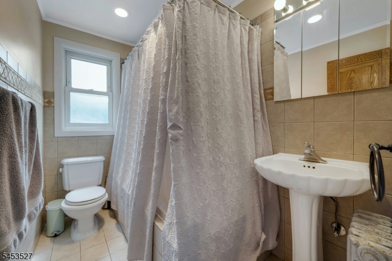 17 Ferncliff Road Bloomfield, NJ 07003 - Photo 21 of 32 Gallery Image 21