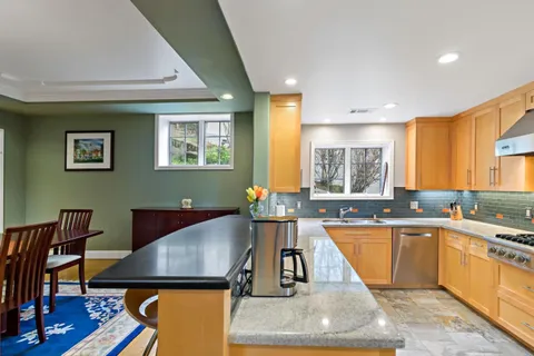 $2,890,000 | 616 Lakeview Way, Redwood City, CA 94062