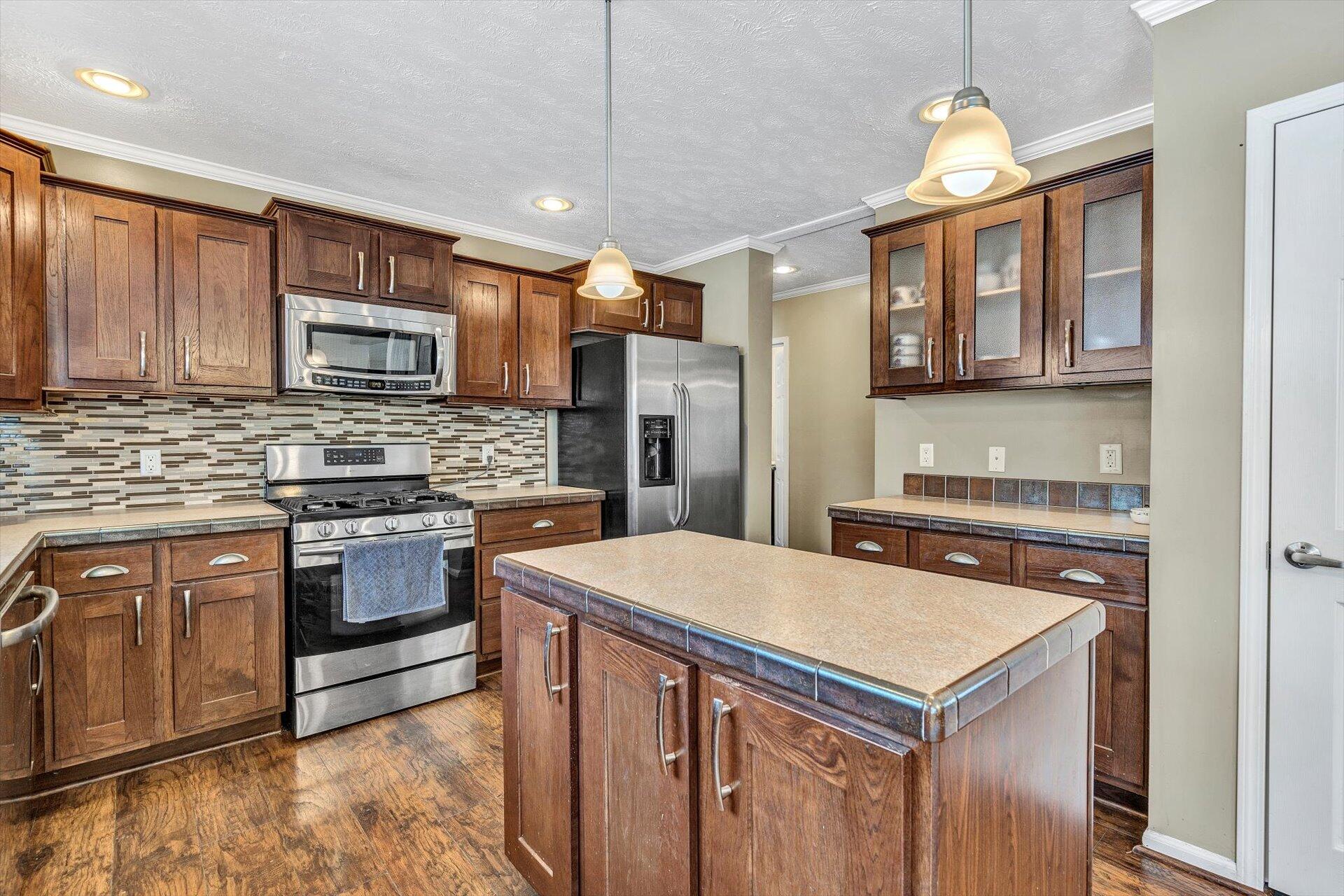 1570 Potters Road Vinton, VA 24179 - Photo 13 of 31 13-013120220038