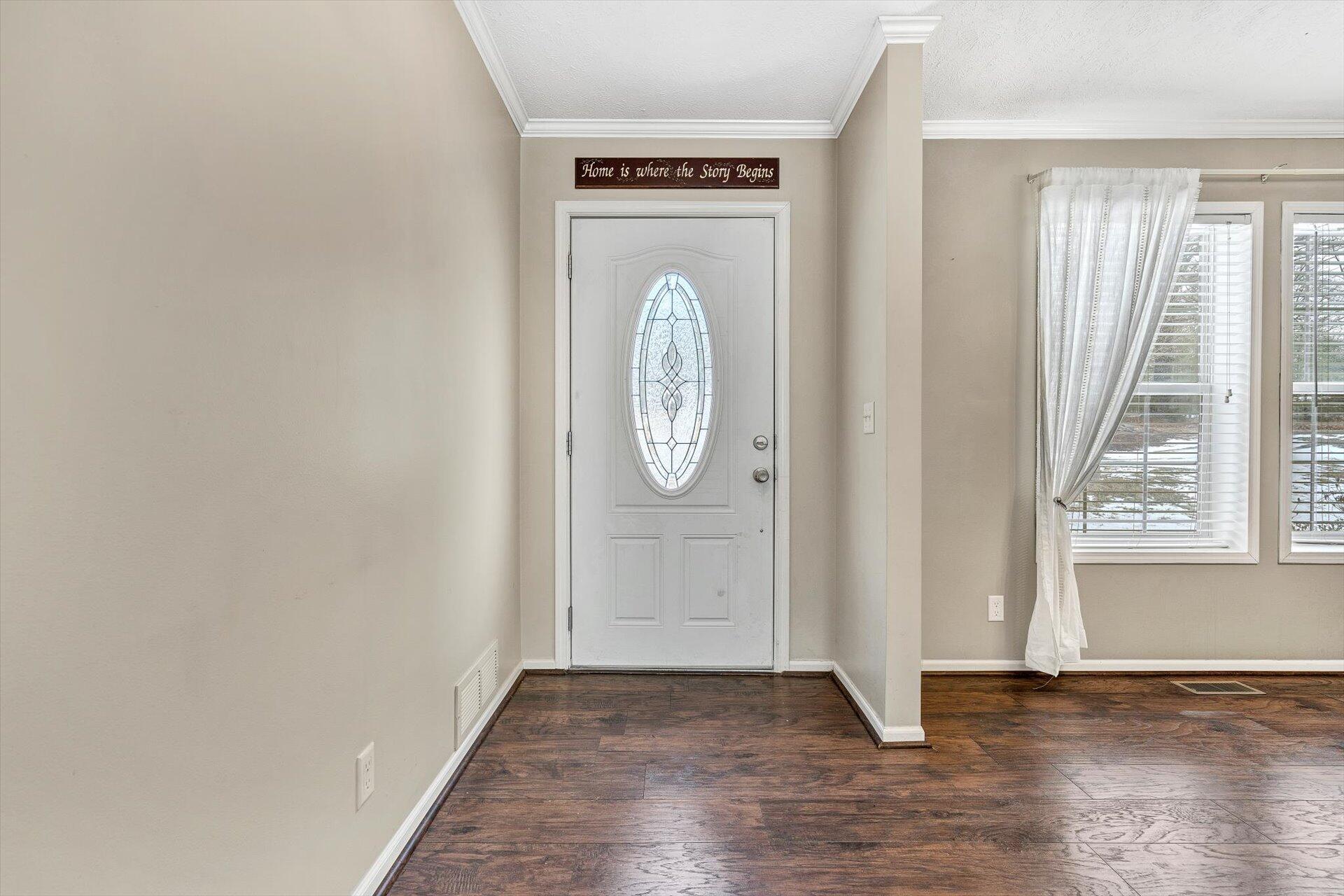 1570 Potters Road Vinton, VA 24179 - Photo 5 of 31 05-013120220030