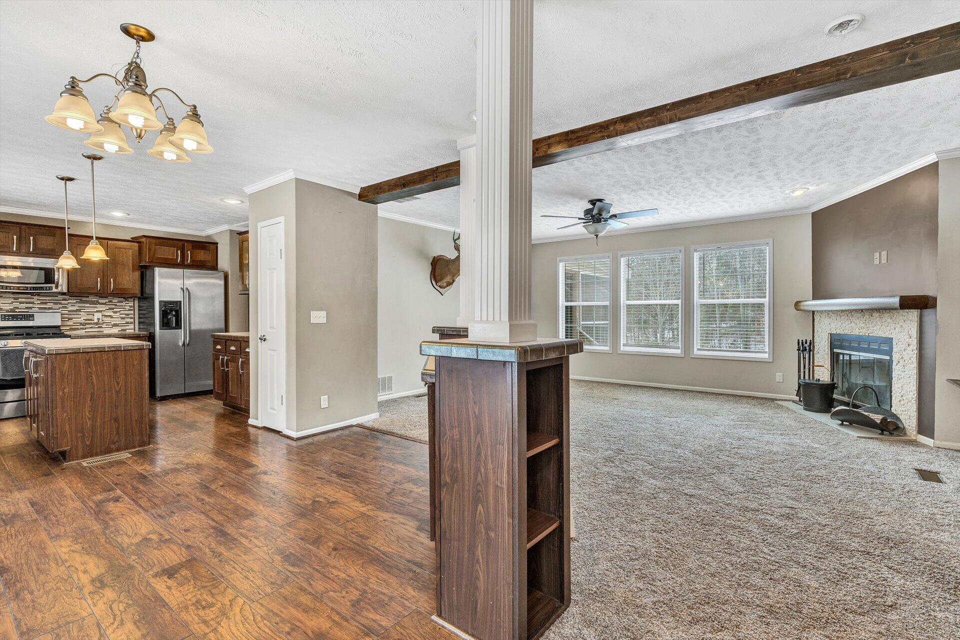 1570 Potters Road Vinton, VA 24179 - Photo 6 of 31 06-013120220031