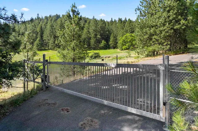 $1,999,900 | 10610 East Hallet Road, Spokane Valley, WA 99206