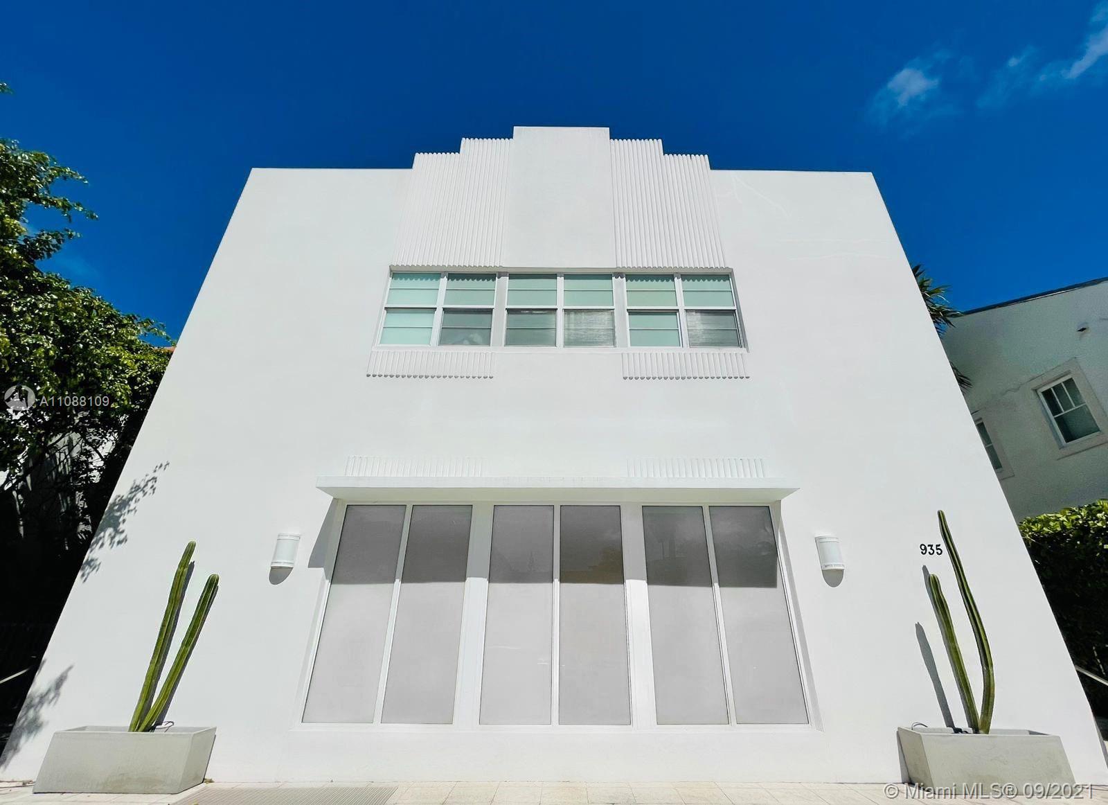 935 Euclid Avenue, Unit 5 Miami Beach, FL 33139 - Photo 3 of 27 a front view of a house