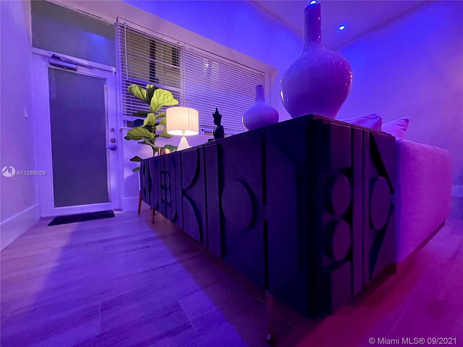 935 Euclid Avenue, Unit 5 Miami Beach, FL 33139 - Photo 7 of 27 a view of a house with a lamp