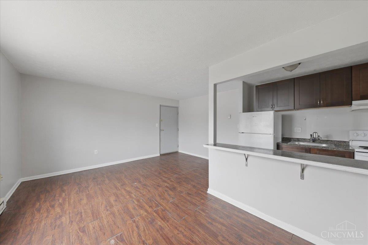 1209 West Galbraith Road Cincinnati, OH 45231 - Photo 10 of 16