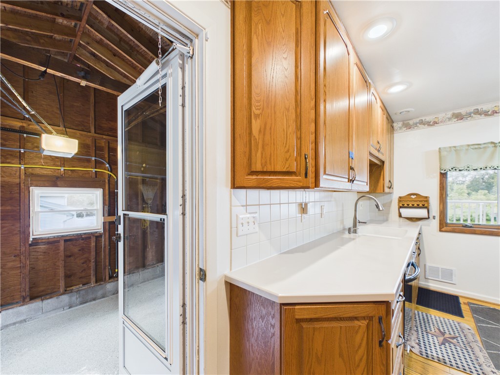 107 Reeves Road Henrietta, NY 14467 - Photo 11 of 47 Gallery Image 11