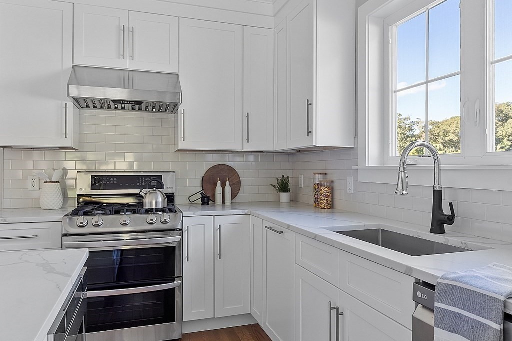 9 Sawgrass Circle, Unit 9 Bellingham, MA 02019 - Photo 3 of 28