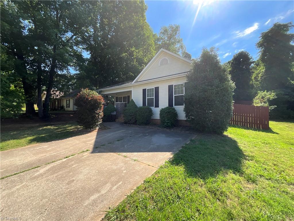 3313 Ridgeback Drive Winston-Salem, NC 27107 - Photo 4 of 34