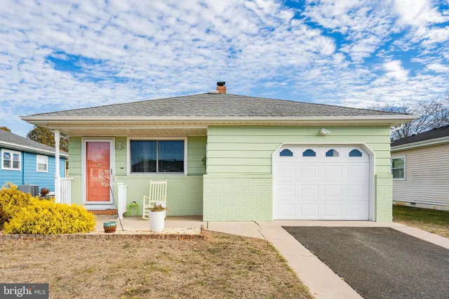 $279,000 | 205 Bonaire Drive, Toms River, NJ 08757