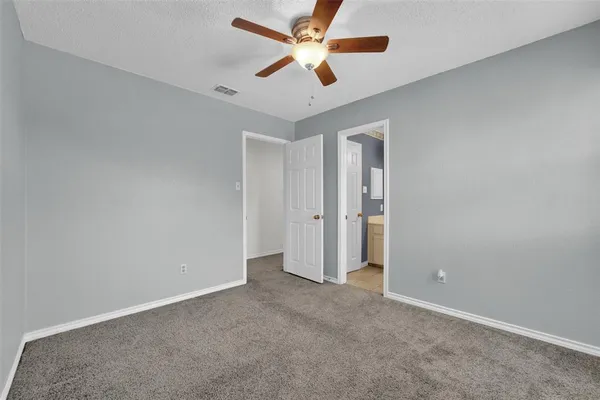 $2,300 | 340 Clayton Street, Grand Prairie, TX 75052